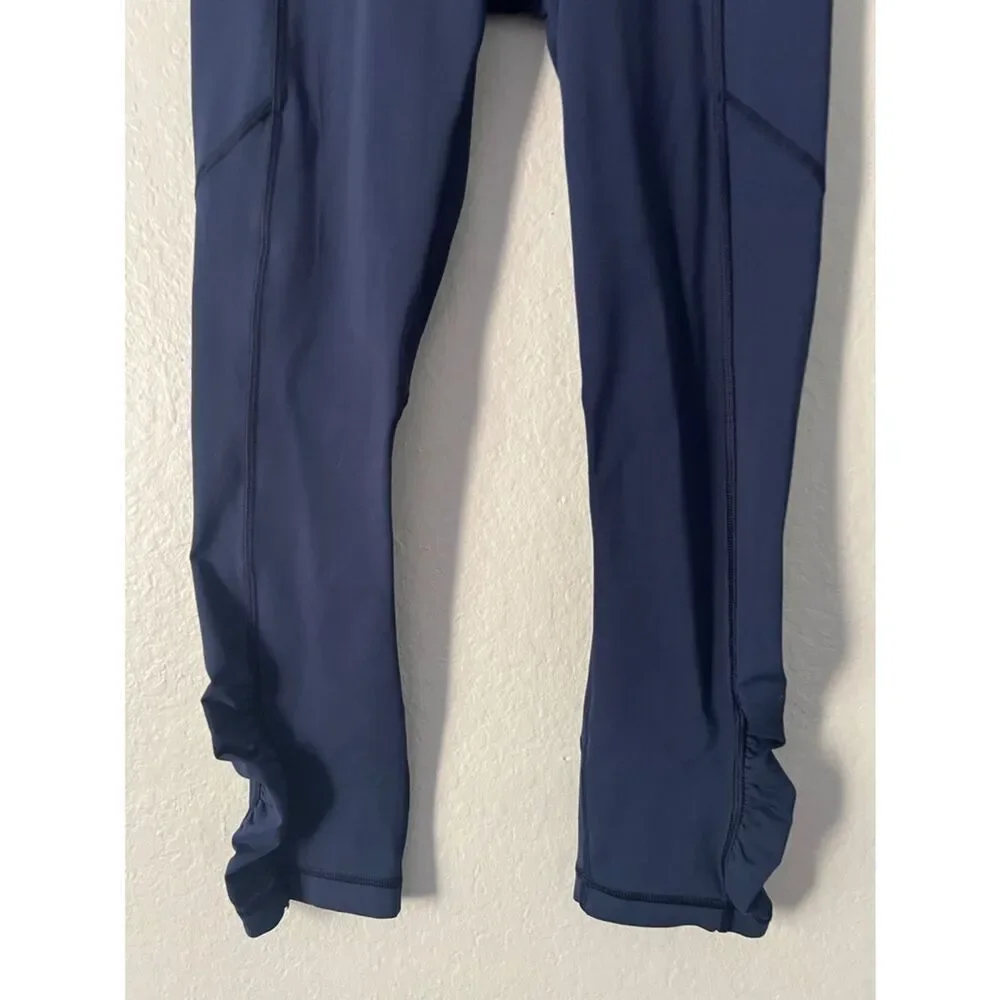 Like New! Lululemon Athletica Navy Leggings in Size 6